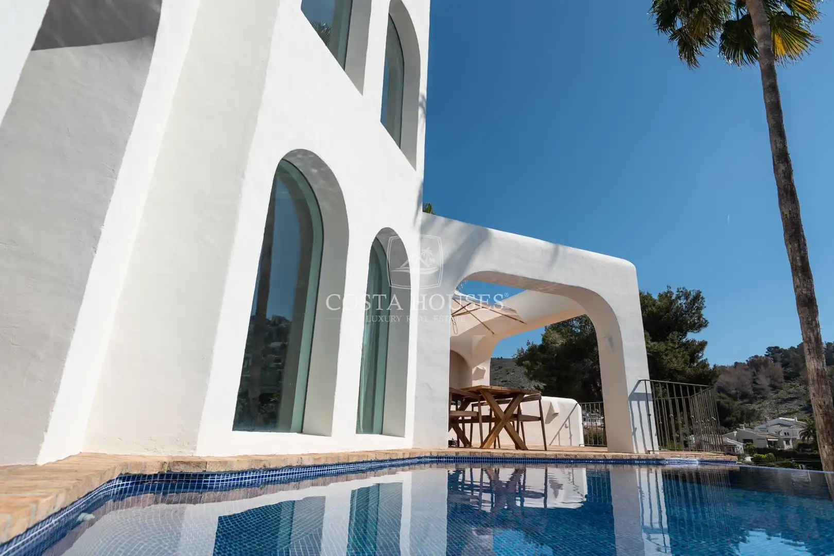 Vista exterior de Casa o xalet en venda en Moraira amb Aire condicionat, Calefacció i Jardí privat