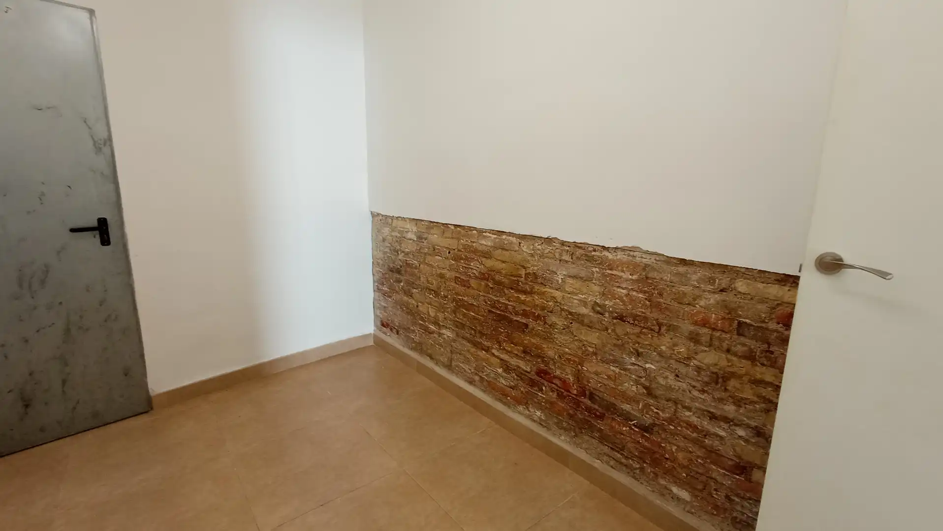 Commercial properties for rent in Plaça de l'Alzina, Pubilla Cases