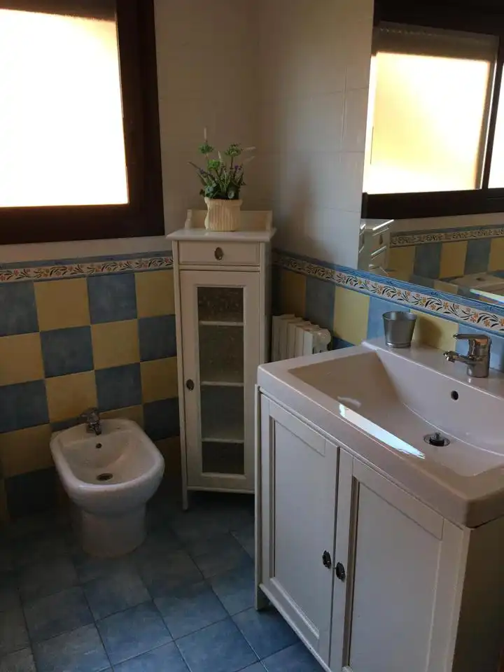 Baño de Casa o chalet de alquiler en Villanueva de Gállego con Aire acondicionado, Calefacción y Jardín privado