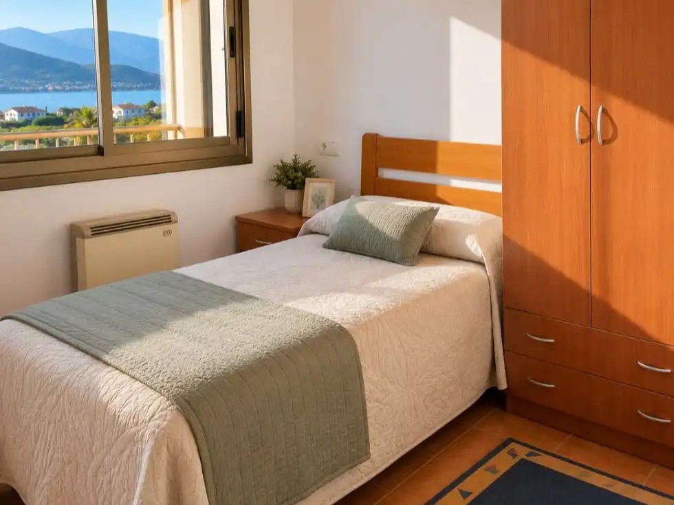 Schlafzimmer von Wohnung zur Miete in Boiro mit Terrasse und Balkon