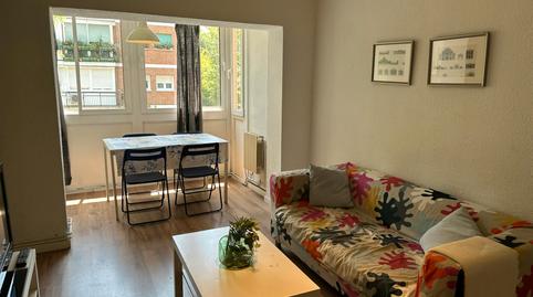 Foto 2 de Piso de alquiler en N/a, Aluche,  Madrid Capital