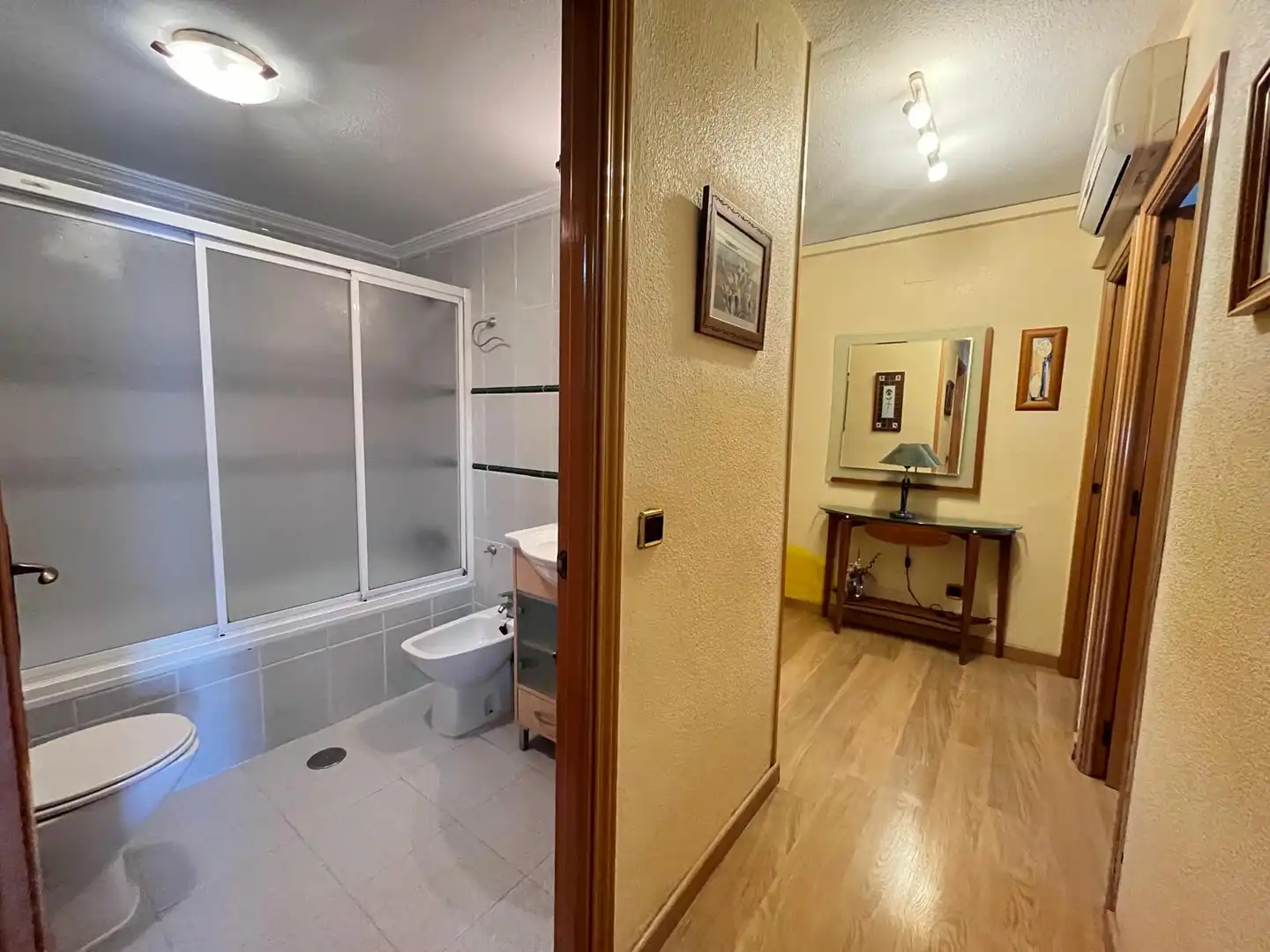 Bany de Pis en venda en Cartagena amb Aire condicionat, Parquet i Moblat