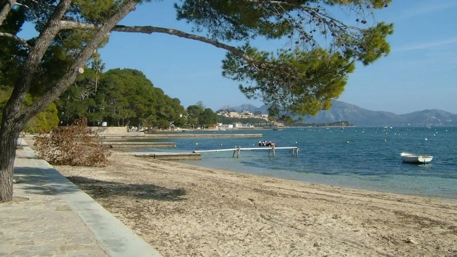 Vista exterior de Apartament en venda en Pollença amb Aire condicionat, Calefacció i Jardí privat