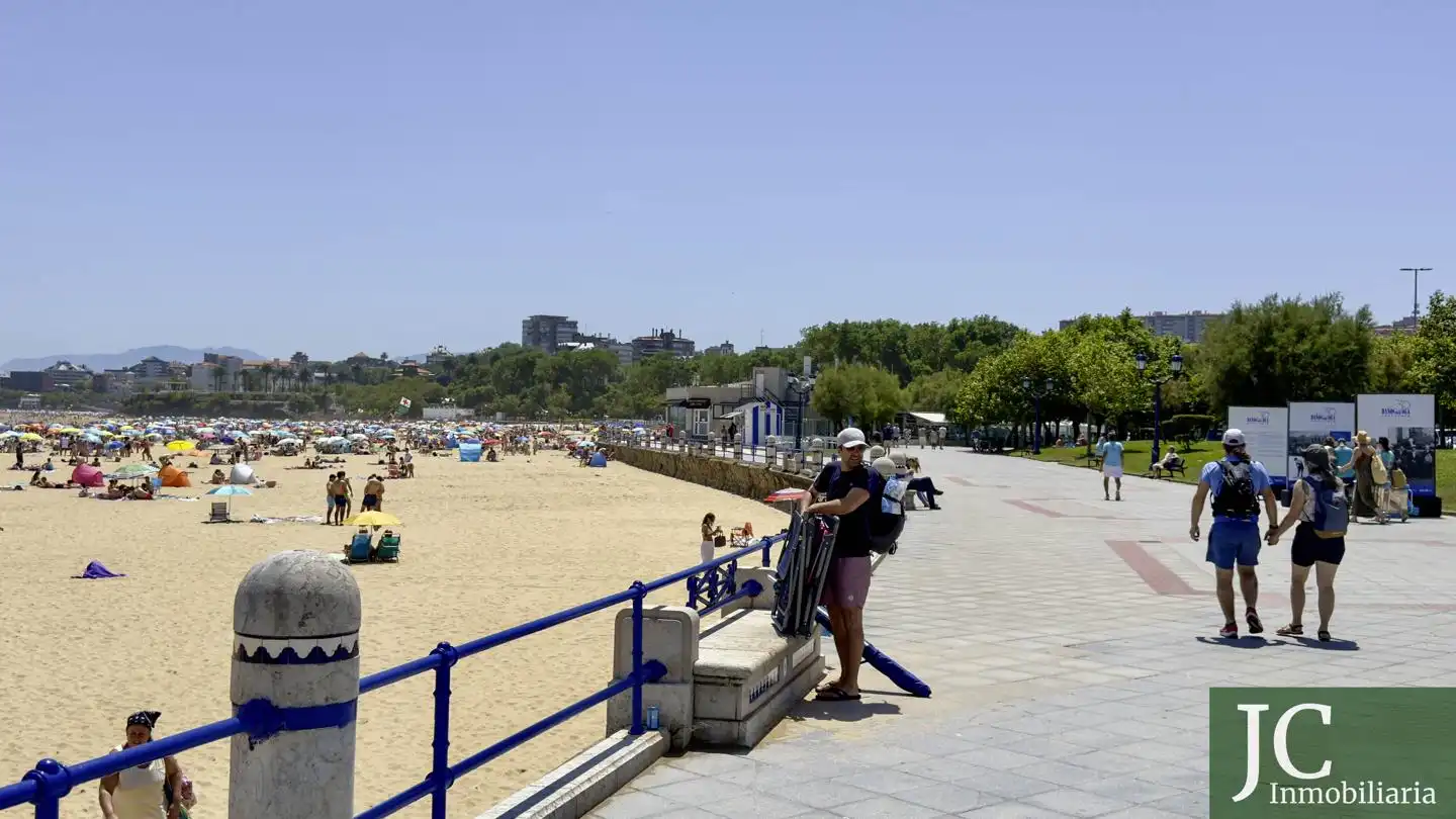 Vista exterior de Piso de alquiler en Santander con Calefacción, Terraza y Amueblado