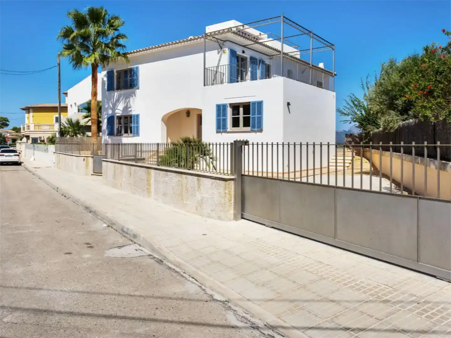 Vista exterior de Pis en venda en Alcúdia amb Aire condicionat, Jardí privat i Parquet