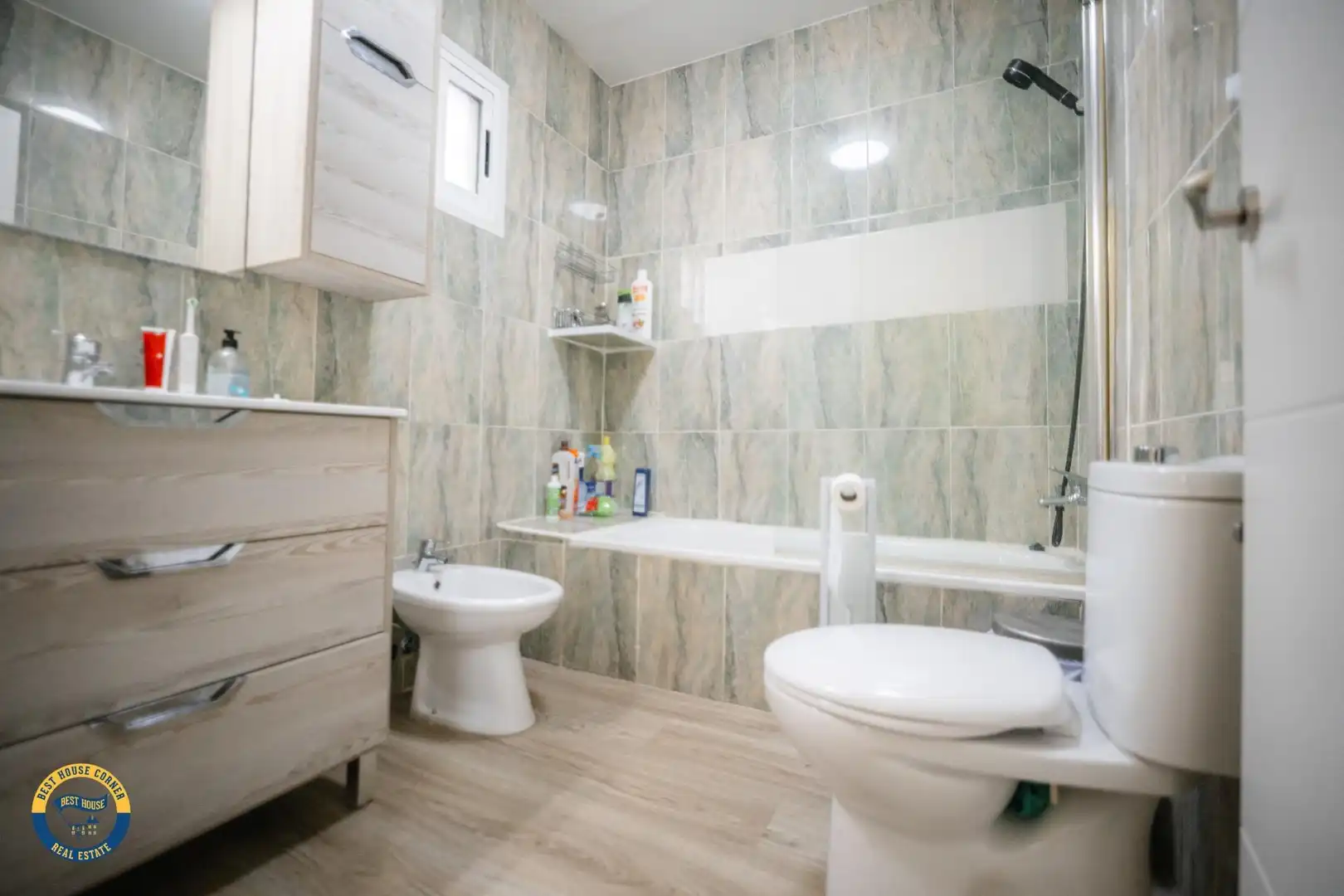Baño de Casa adosada en venta en Los Santos de Maimona con Aire acondicionado y Terraza