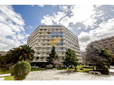 Oficina con ascensor en venta en Chamberí