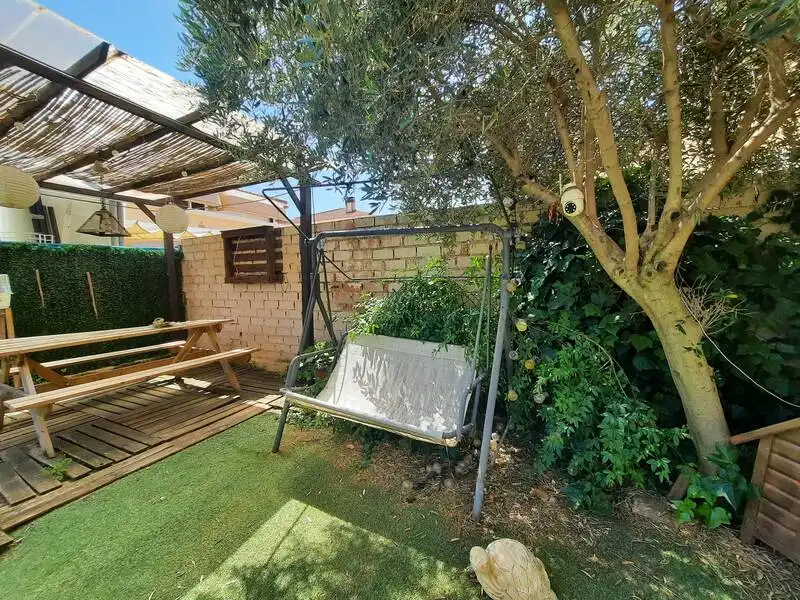 Terrasse von Einfamilien-Reihenhaus zum Verkauf in Escalona mit Klimaanlage, Heizung und Terrasse
