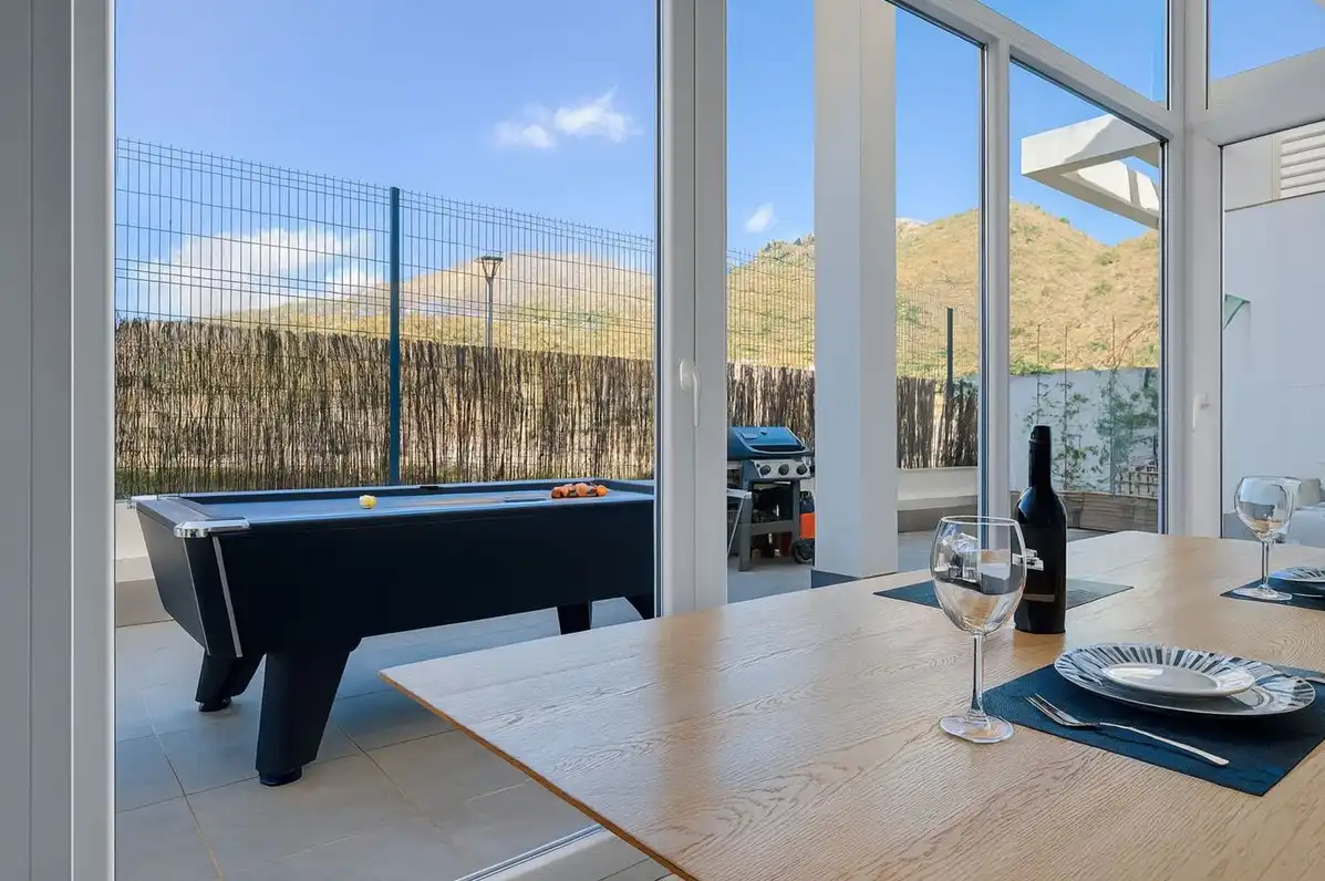 Vista exterior de Planta baja en venta en Benahavís con Aire acondicionado, Calefacción y Jardín privado