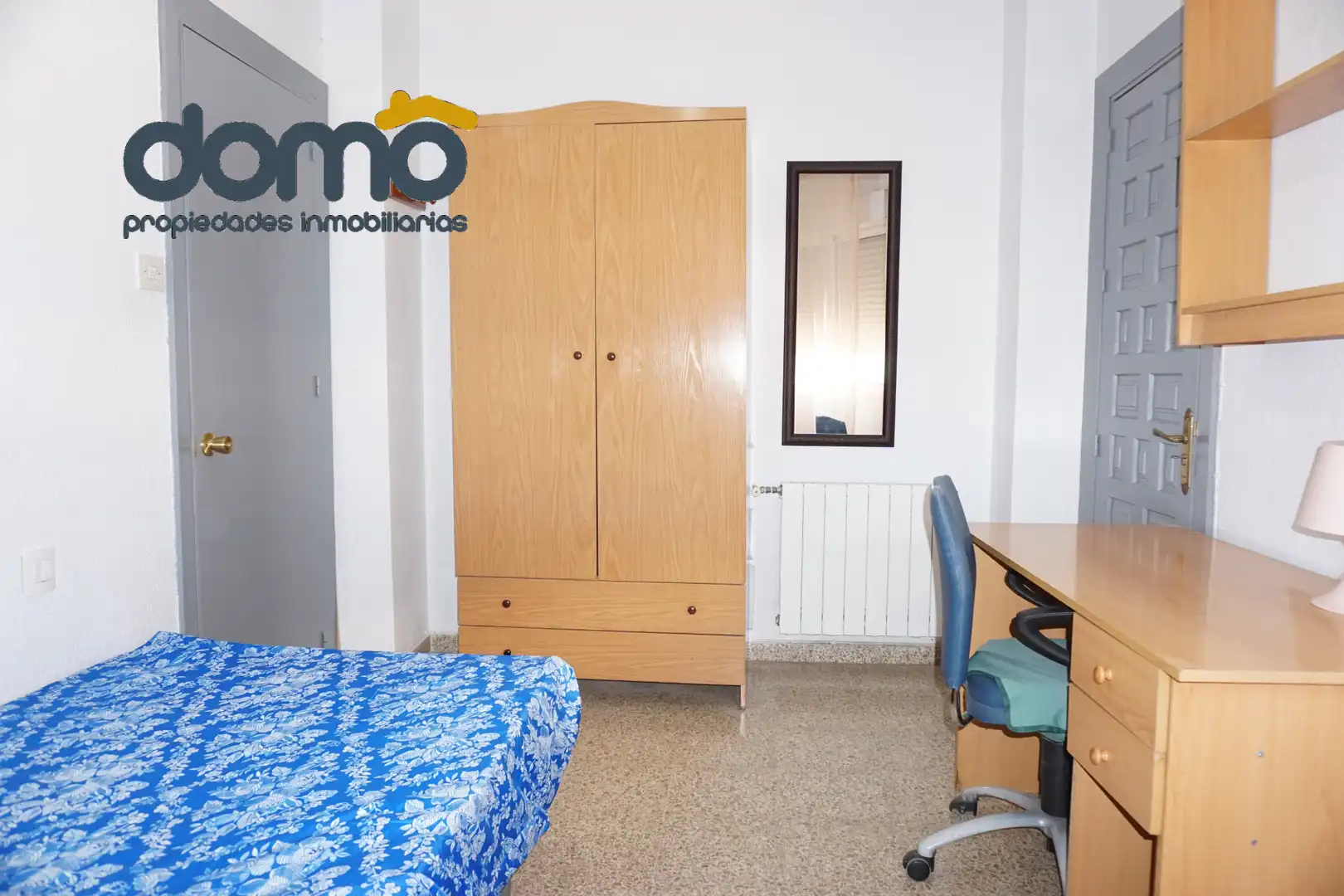 Habitación de Piso en venta en Granada con Calefacción, Amueblado y Horno