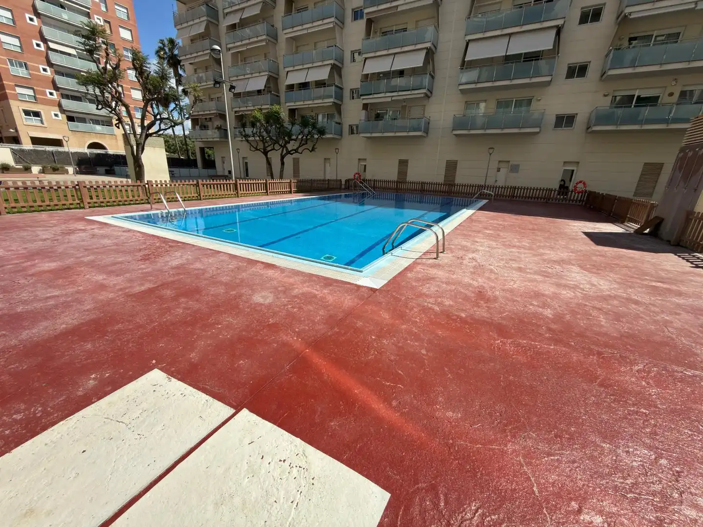 Piscina de Ático en venta en Cornellà de Llobregat con Aire acondicionado, Calefacción y Parquet