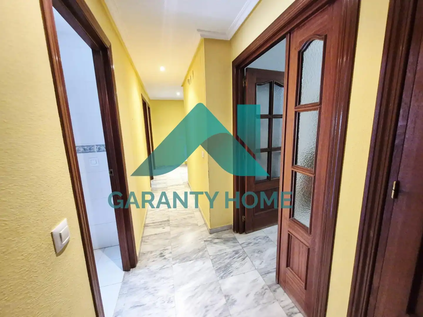 Piso en venta en Cáceres con Terraza, Trastero y Amueblado