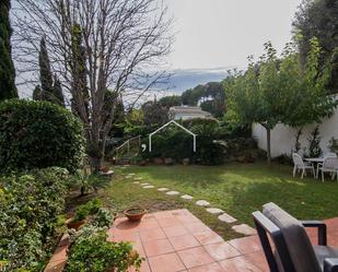 Jardí de Casa adosada en venda en Alella amb Calefacció, Terrassa i Piscina