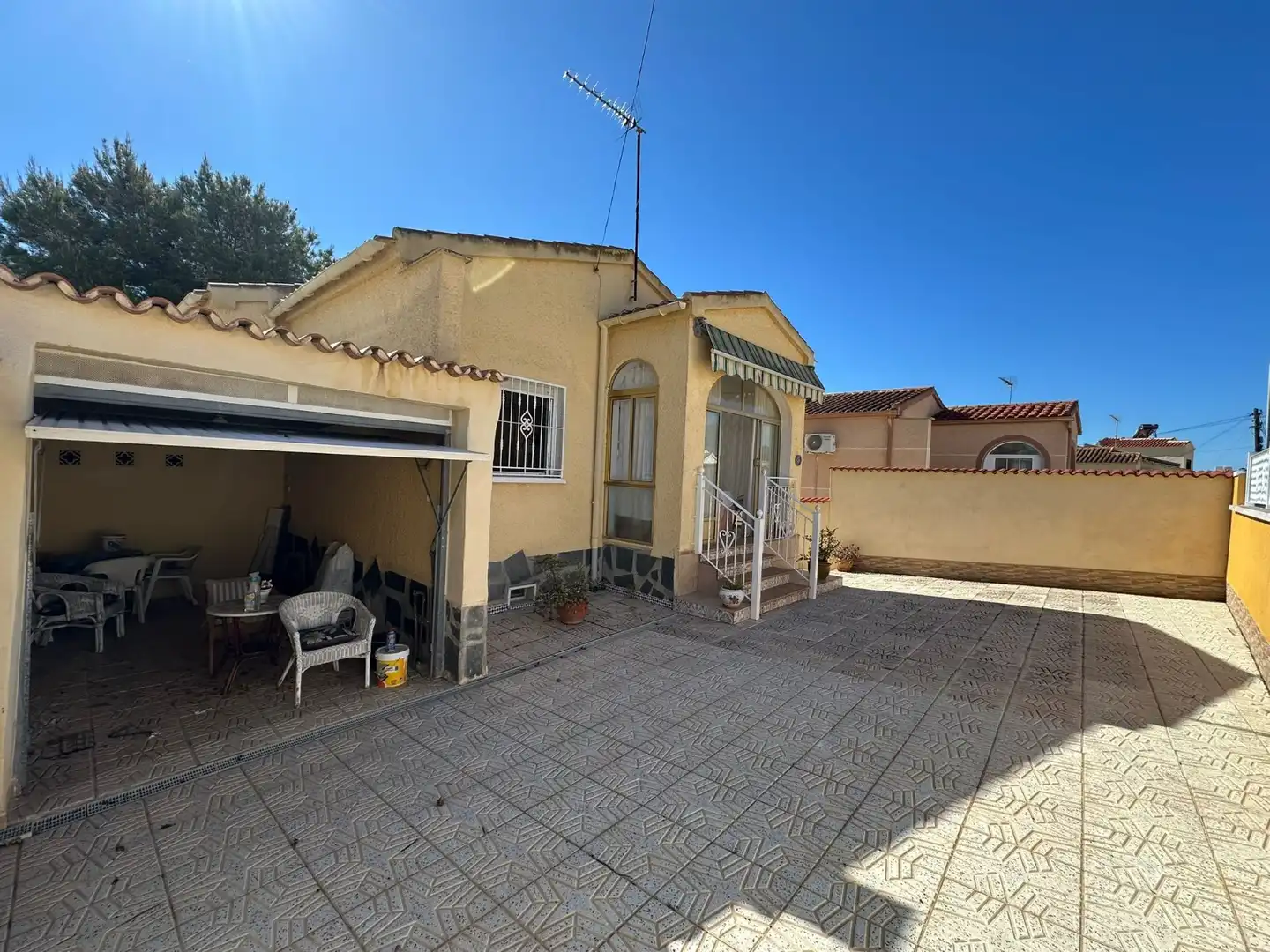 Vista exterior de Casa o chalet en venta en San Fulgencio con Aire acondicionado, Calefacción y Terraza