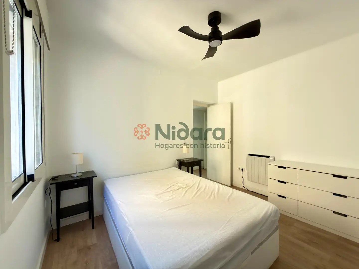 Bedroom of Flat for sale in Barcelona  with Air Conditioner, Heating and Parquet flooring