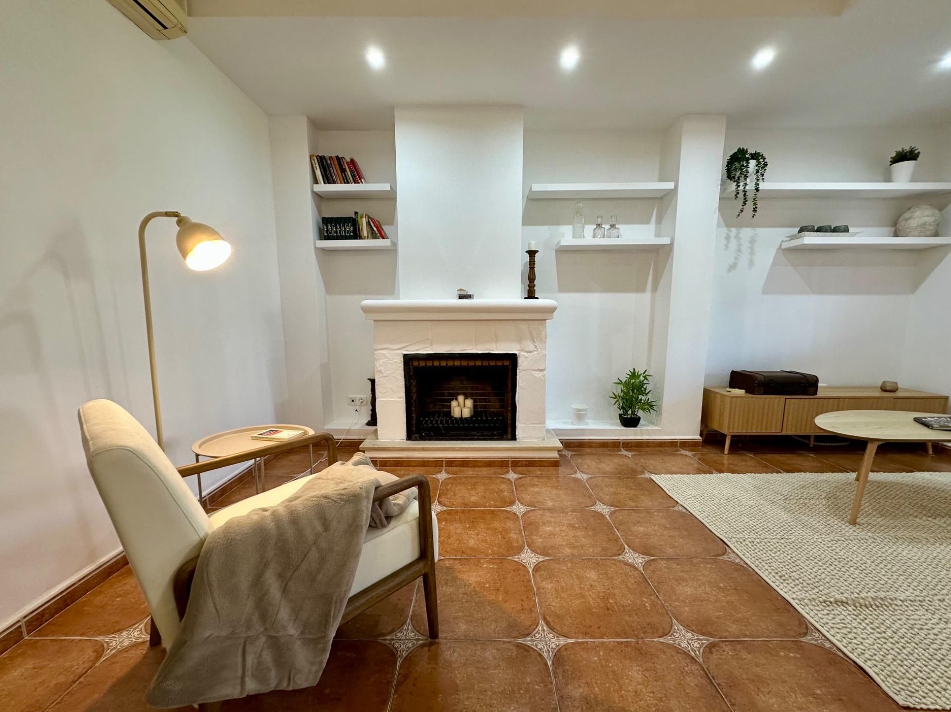 Living room of Single-family semi-detached for sale in Marbella  with Private garden, Terrace and Community pool