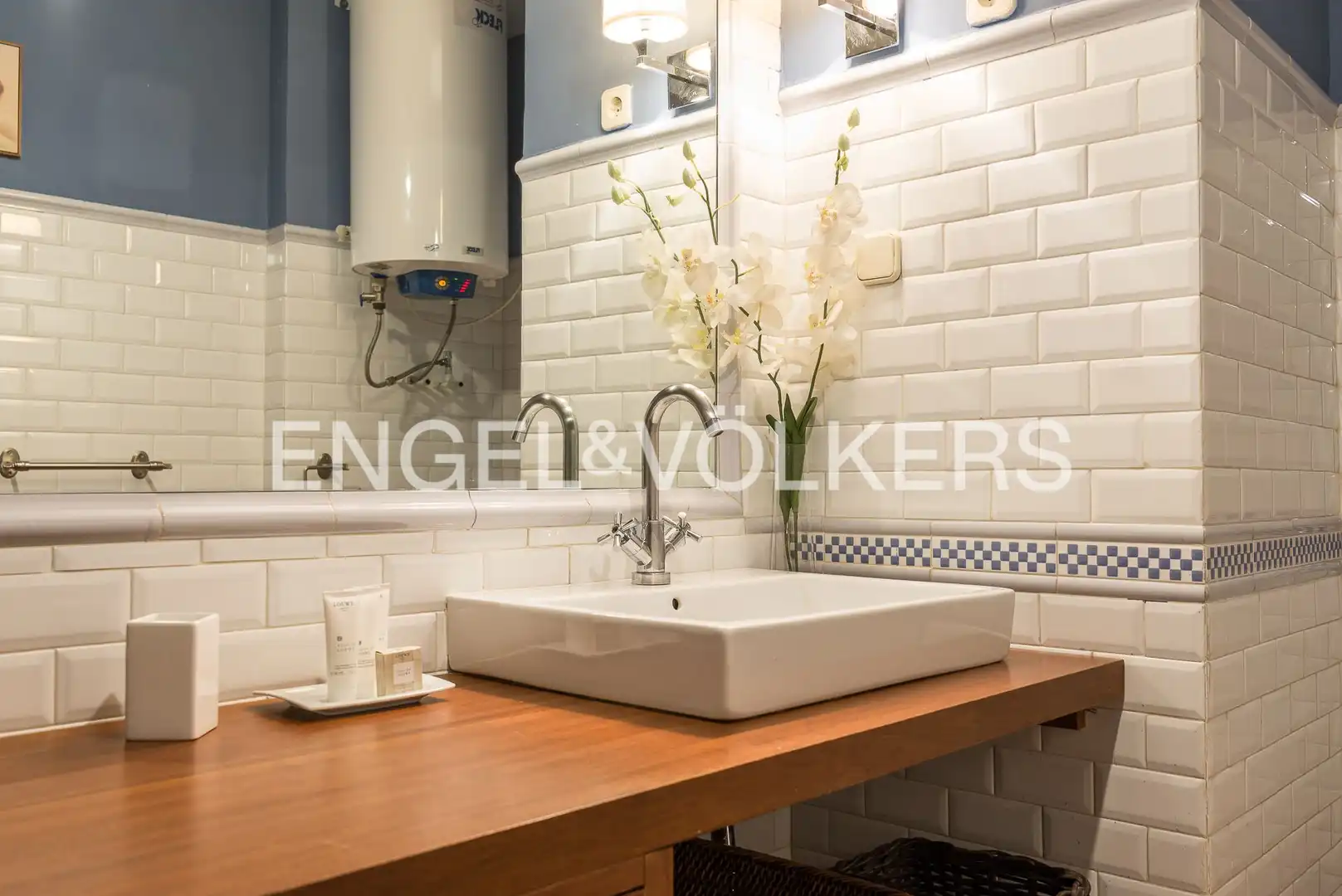 Bathroom of Flat for rent in Madrid  with Air Conditioner, Heating and Furnished