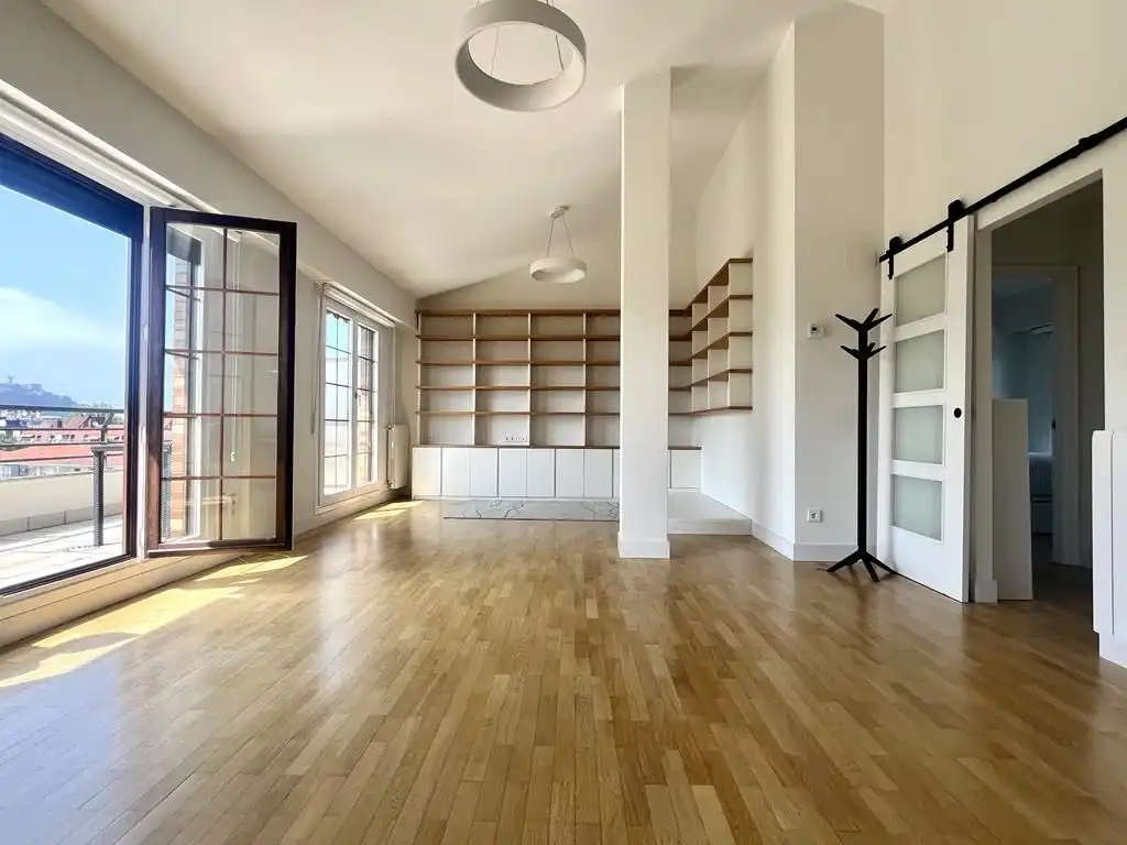 Wohnung zur Miete in Pinu Bidea, Aiete