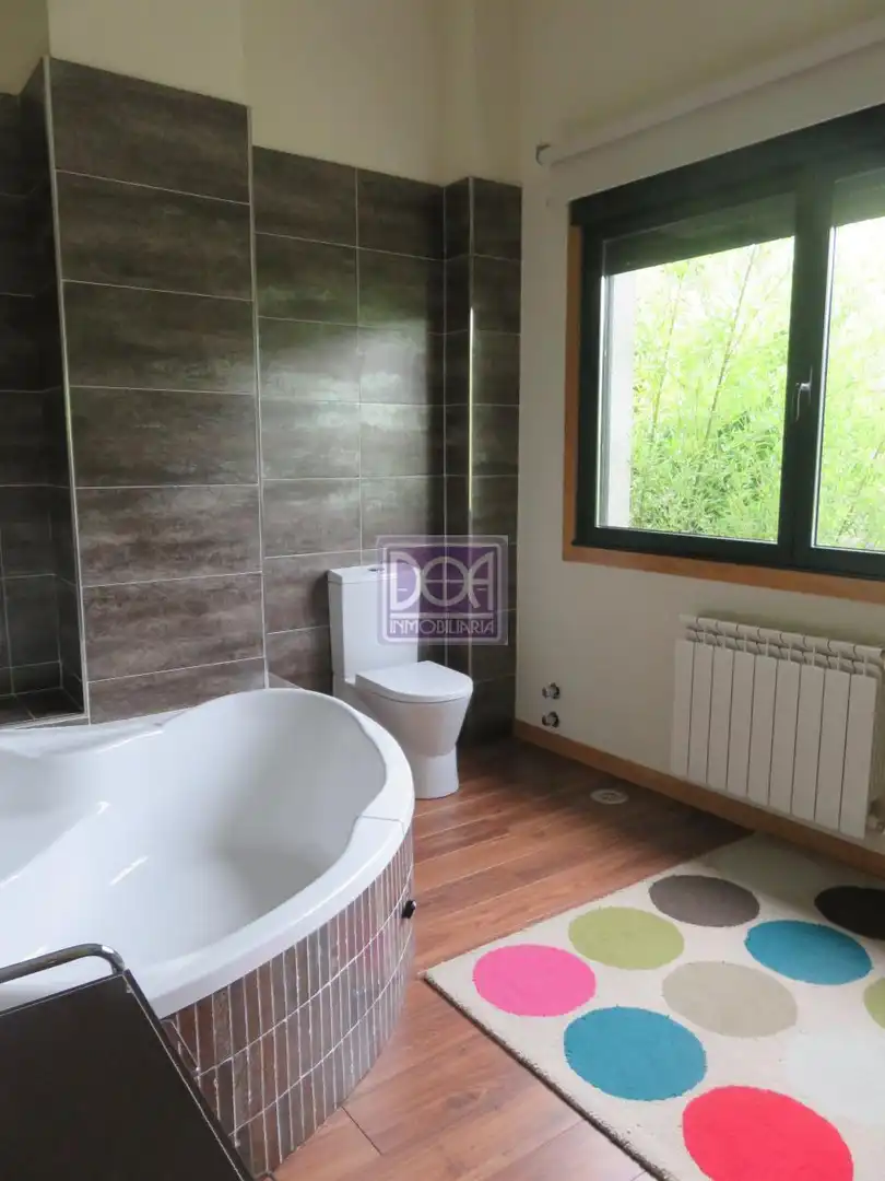 Bany de Casa o xalet en venda en Mondariz-Balneario amb Calefacció, Jardí privat i Terrassa