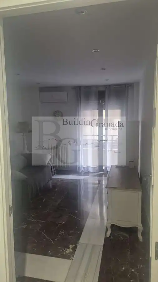 Dormitori de Pis de lloguer en Granada amb Aire condicionat, Calefacció i Moblat