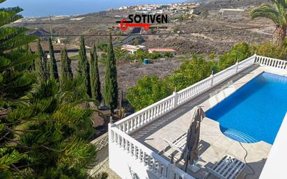 Vista exterior de Finca rústica en venda en Guía de Isora amb Terrassa i Piscina