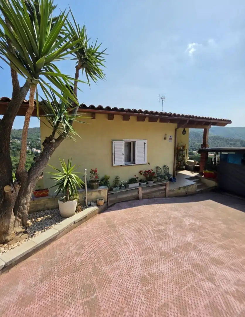 Vista exterior de Casa o chalet en venta en Sant Fost de Campsentelles con Aire acondicionado, Calefacción y Jardín privado