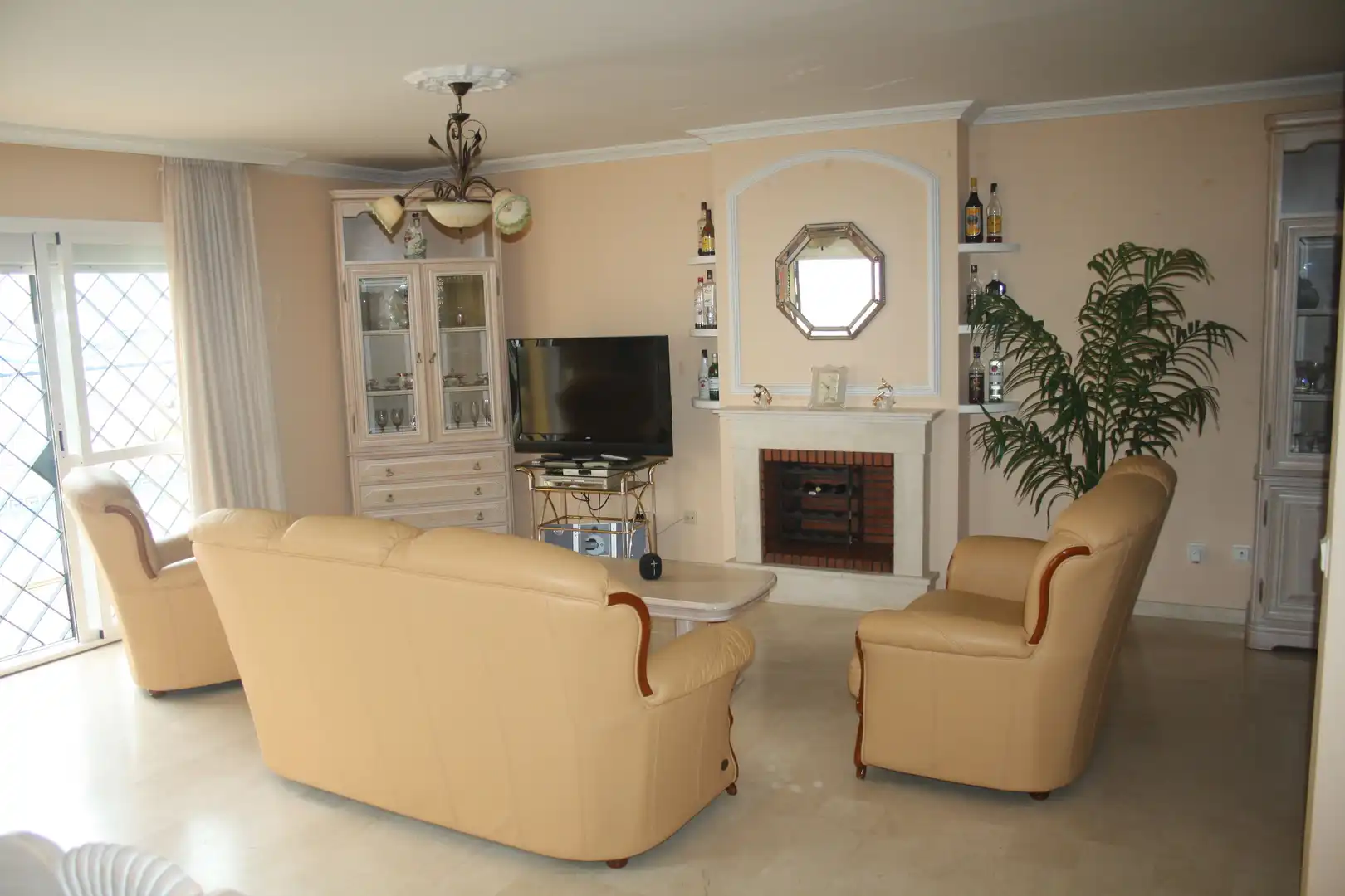 Sala de estar de Casa o chalet de alquiler en Algeciras con Jardín privado, Terraza y Piscina
