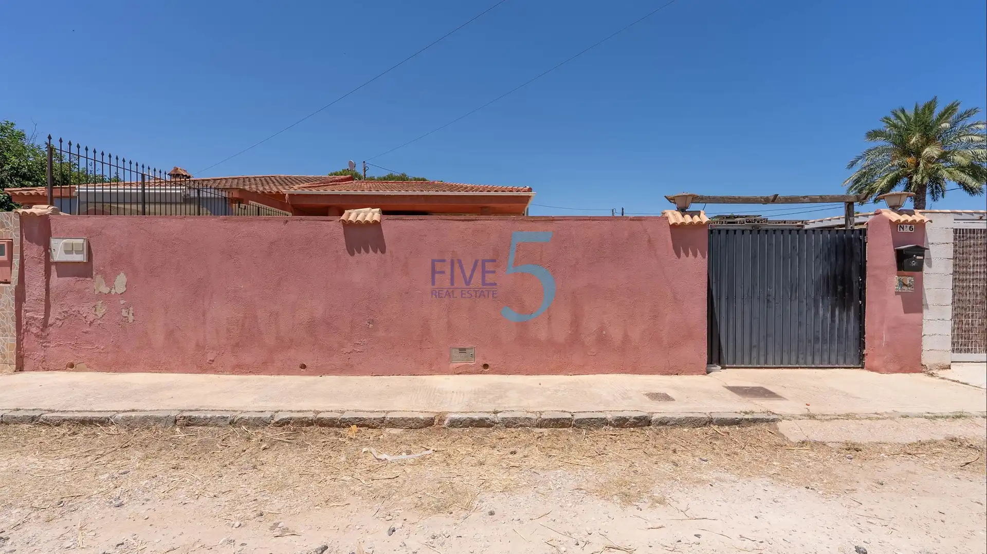 Vista exterior de Casa o xalet en venda en Cartagena amb Calefacció, Terrassa i Moblat
