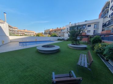 Flat with balcony for sale in Centre