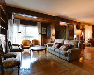 Living room of Flat for sale in  Madrid Capital  with Air Conditioner, Heating and Terrace