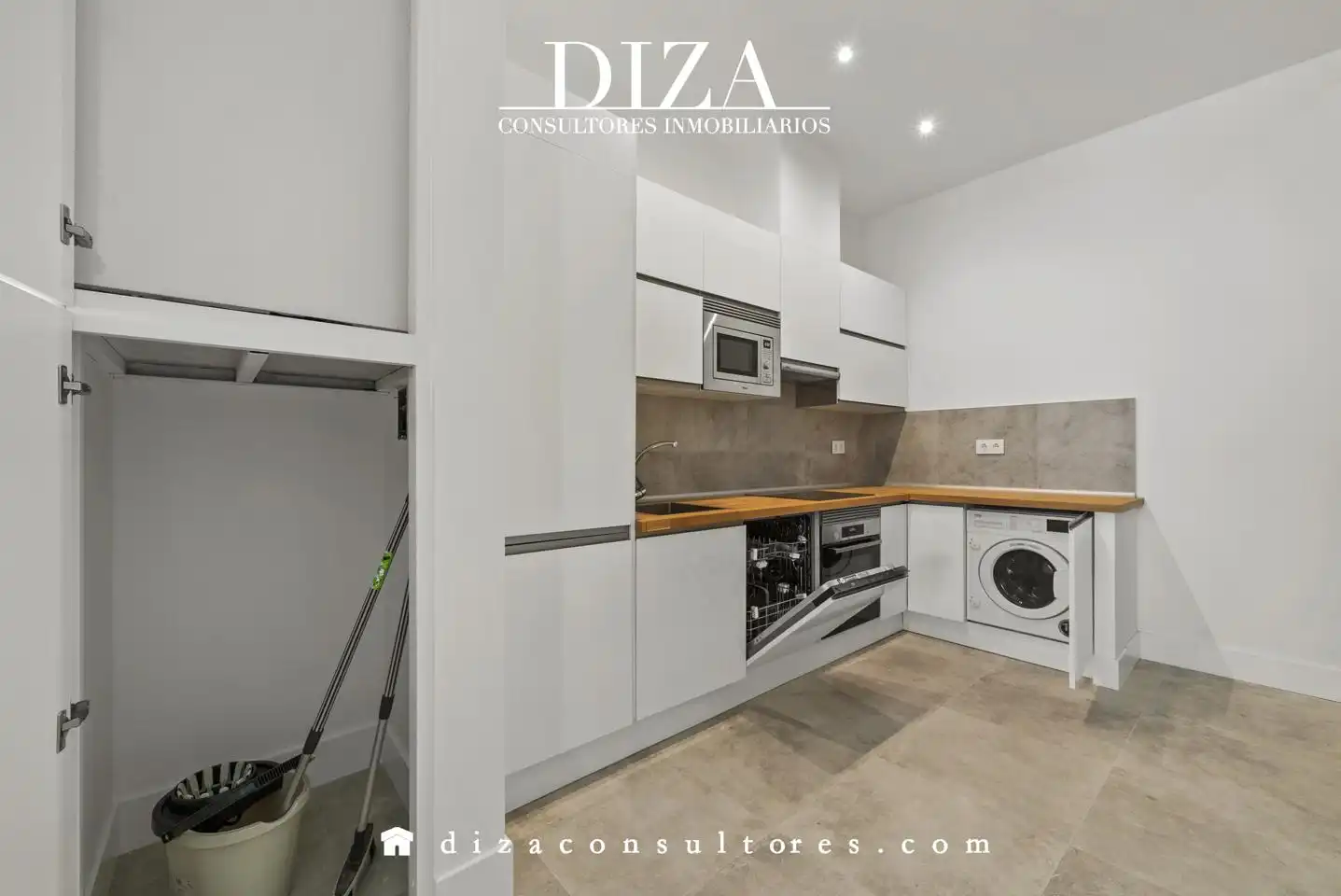 Kitchen of Ground floor for rent in Madrid  with Air Conditioner and Furnished
