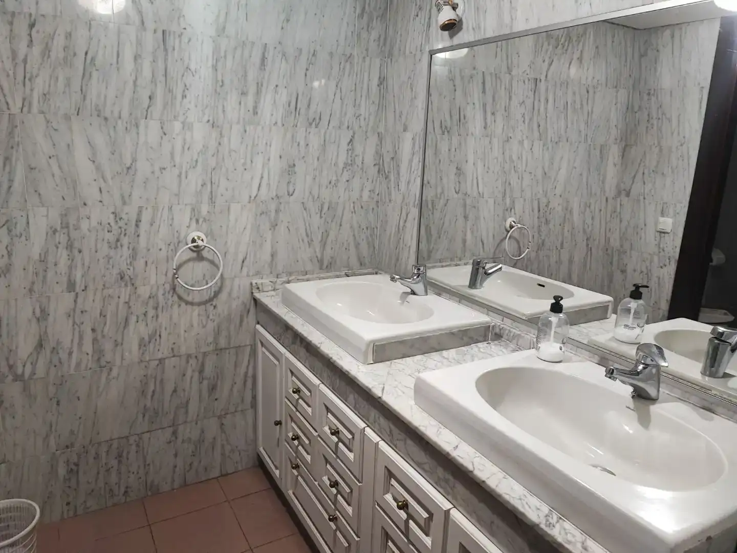 Bathroom of Flat for rent in Triana