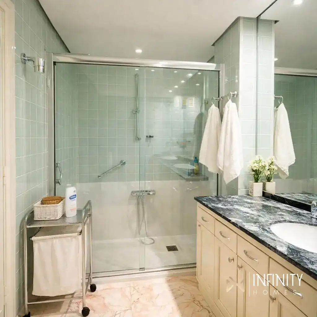 Bathroom of Flat for rent in Bilbao   with Heating