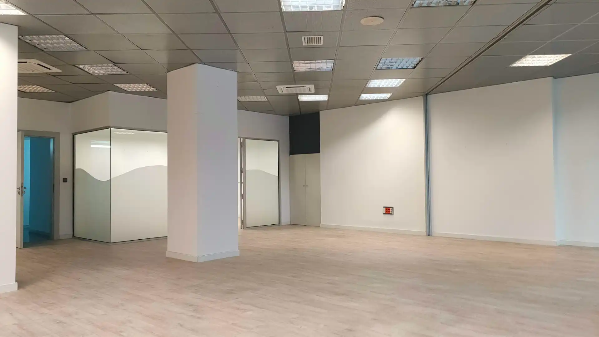 Local de alquiler en Girona con Aire acondicionado y Alarma