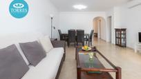 Living room of Flat for sale in Estepona  with Air Conditioner and Terrace