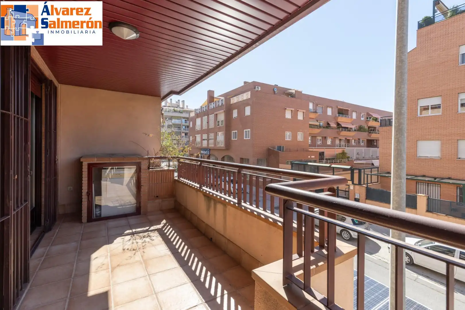 Vista exterior de Pis de lloguer en Granada amb Calefacció, Terrassa i Piscina comunitària
