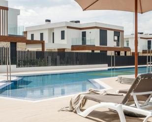 Piscina de Casa adosada en venda en Capdepera amb Aire condicionat, Jardí privat i Terrassa