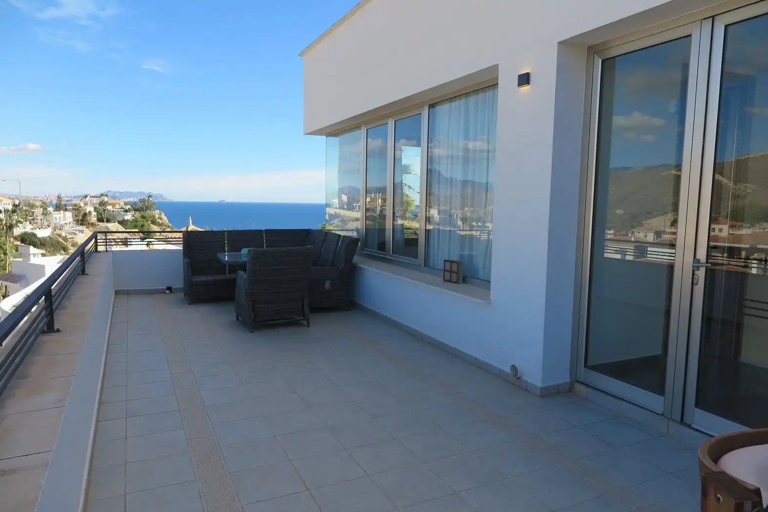 Terrassa de Casa o xalet en venda en El Campello amb Aire condicionat, Calefacció i Jardí privat