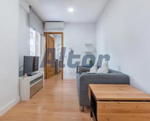 Bedroom of Flat to rent in  Madrid Capital  with Air Conditioner