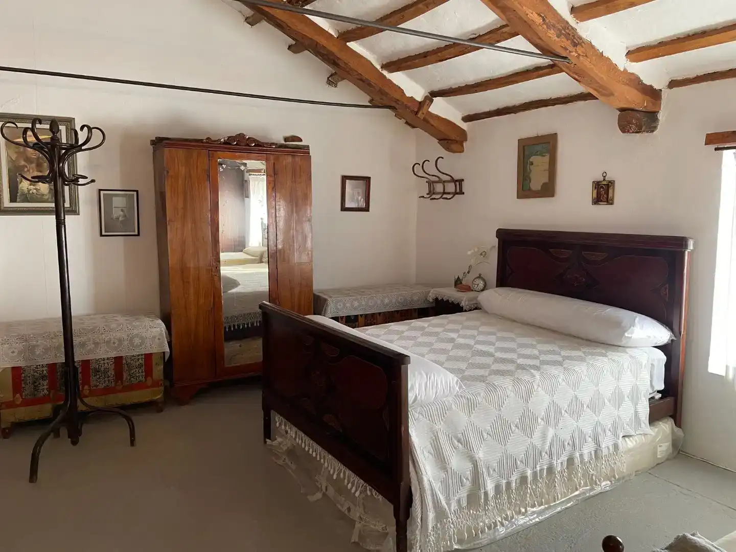Habitación de Casa adosada en venta en Fuentealbilla con Aire acondicionado, Trastero y Amueblado