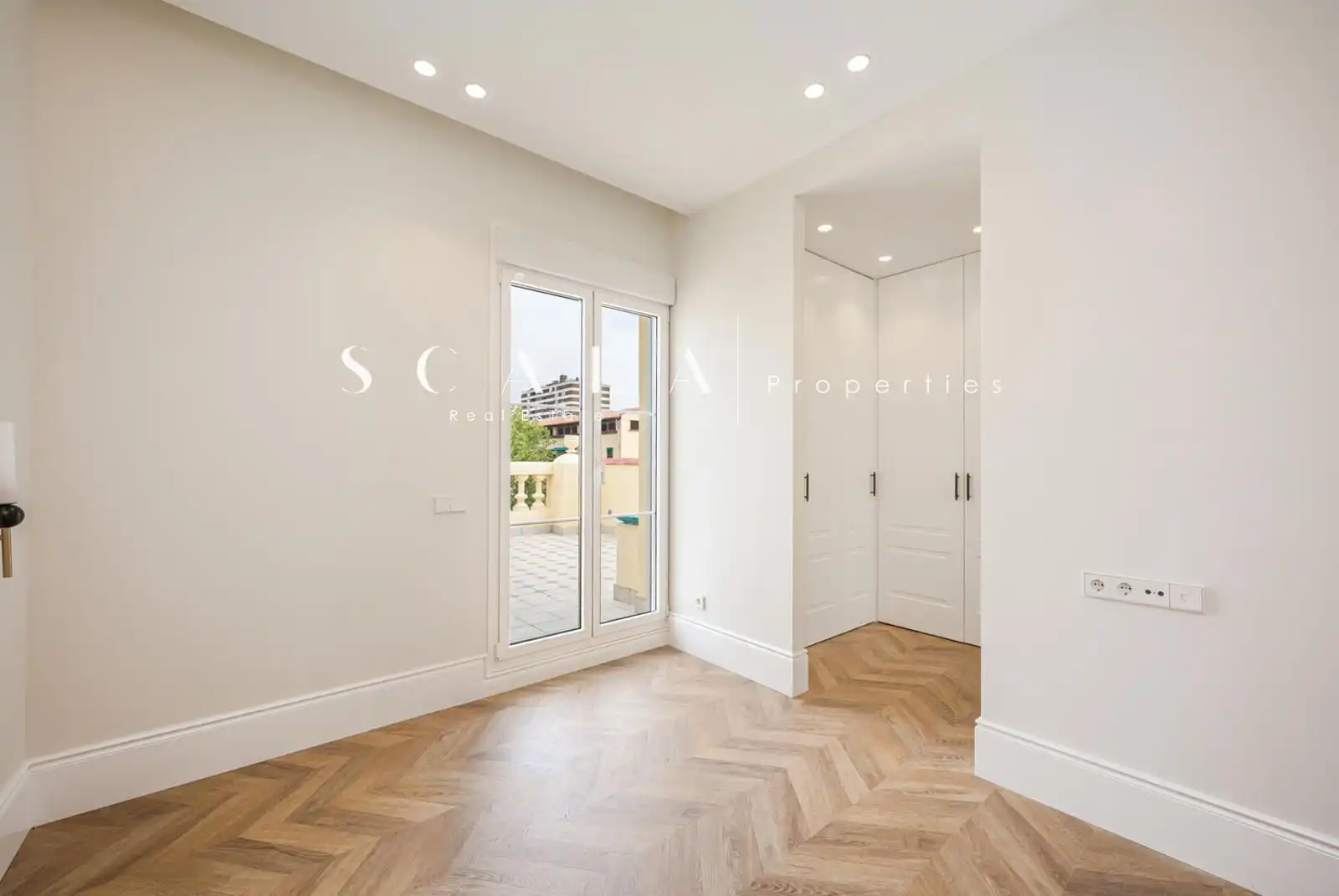 Bedroom of Attic for rent in Madrid  with Air Conditioner, Heating and Terrace