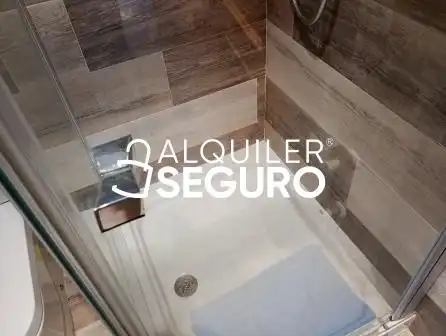 Bathroom of Flat for rent in Oleiros  with Heating and Furnished