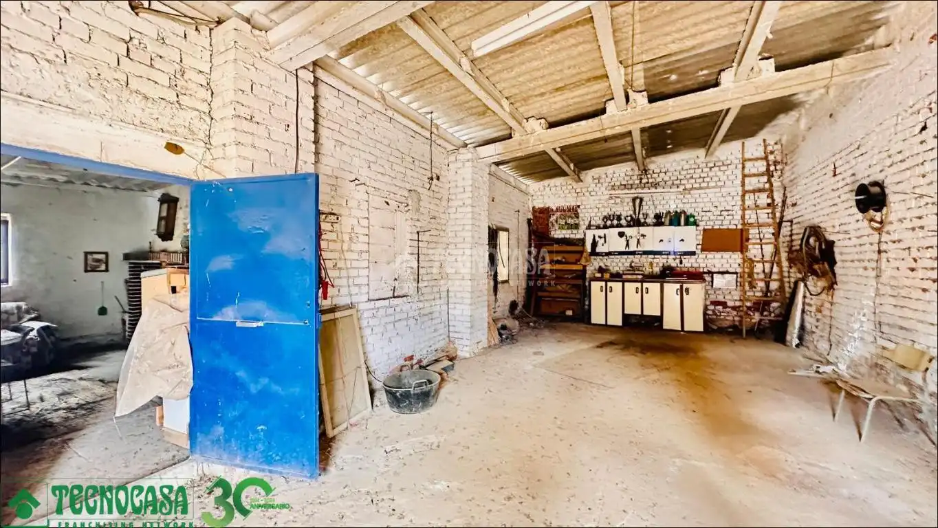 Terreno industrial en venta en Quero