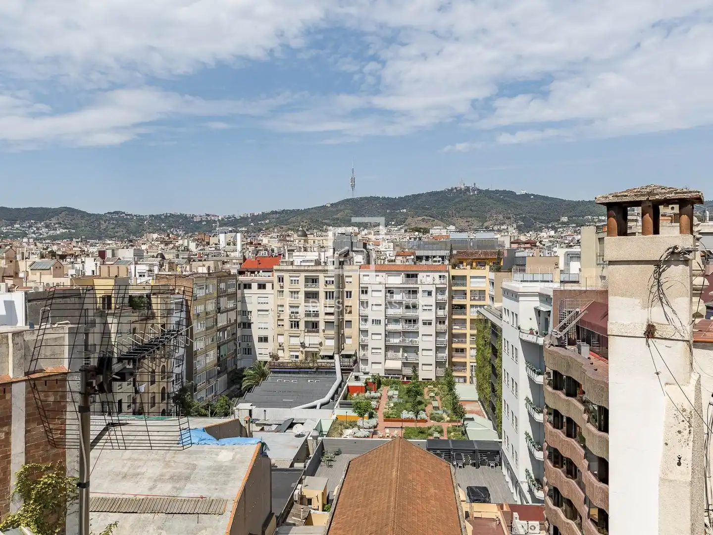Vista exterior de Piso en venta en Barcelona con Aire acondicionado, Calefacción y Parquet