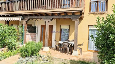 Ref.000194  CHALET ADOSADO DE 4 HABITACIONES CON JARDIN Y PISCINA EN AJO