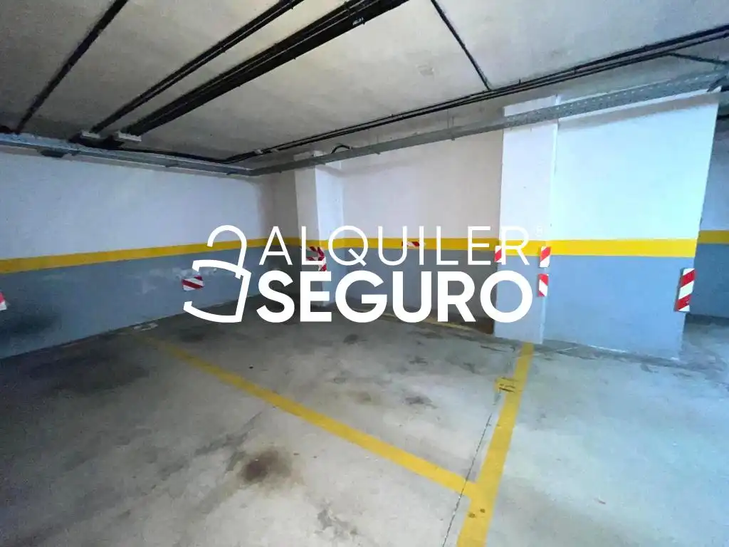 Flat for rent in de José Arcones Gil, Pueblo Nuevo