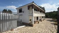 Vista exterior de Casa o xalet en venda en Alzira amb Aire condicionat, Jardí privat i Terrassa