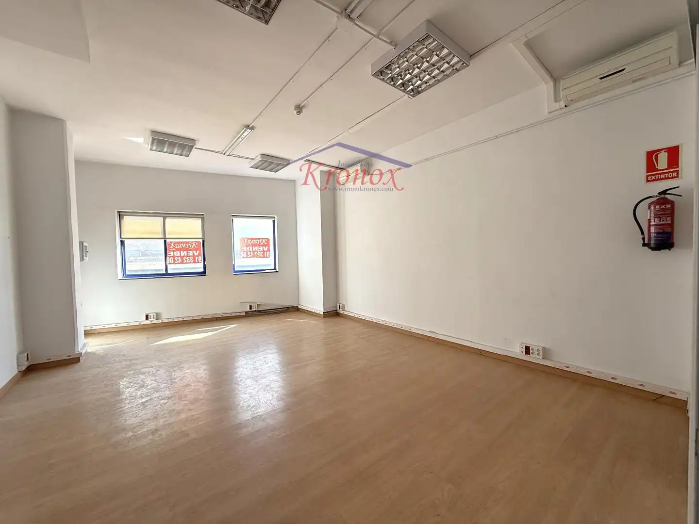 Local comercial en venta en Villa de Vallecas, imagen 2