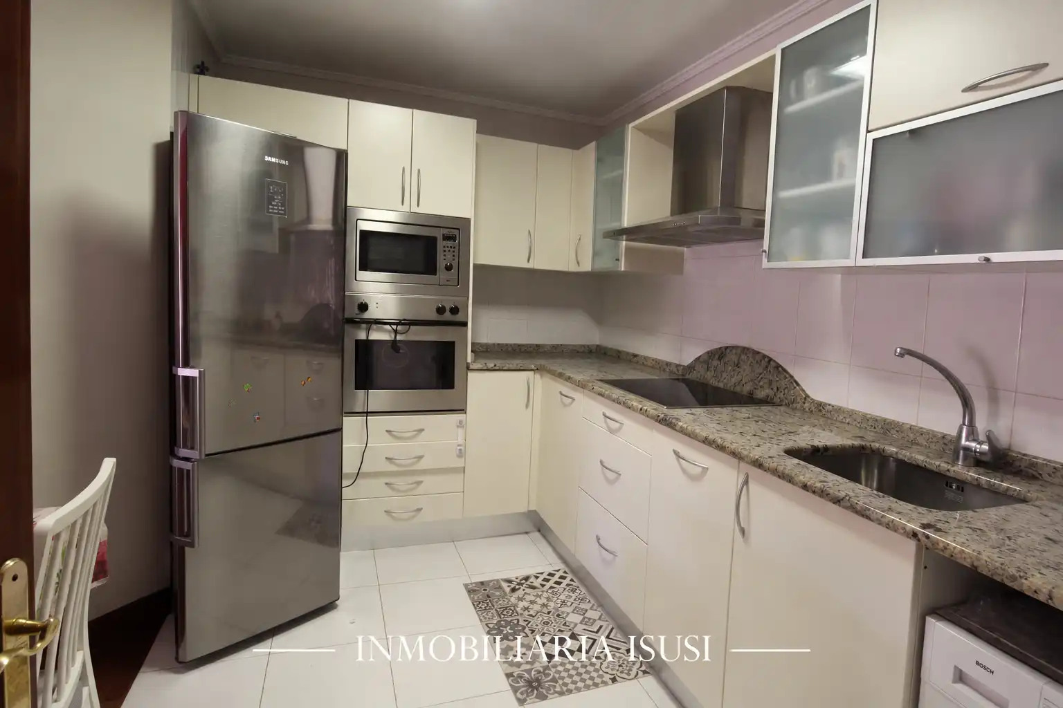 Flat for sale in Hermanos Larrarte Kalea, Zona Centro