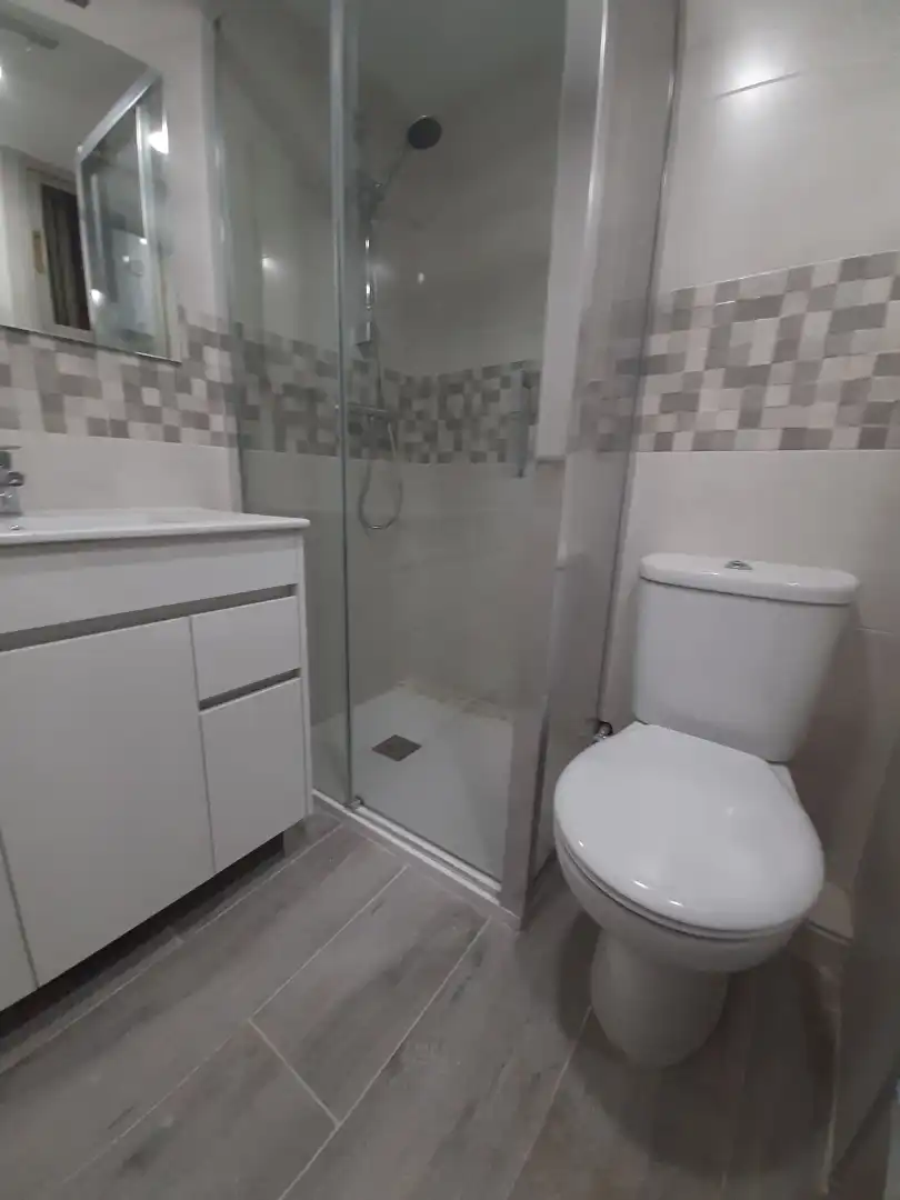 Bany de Pis en venda en Valencia amb Aire condicionat, Parquet i Moblat
